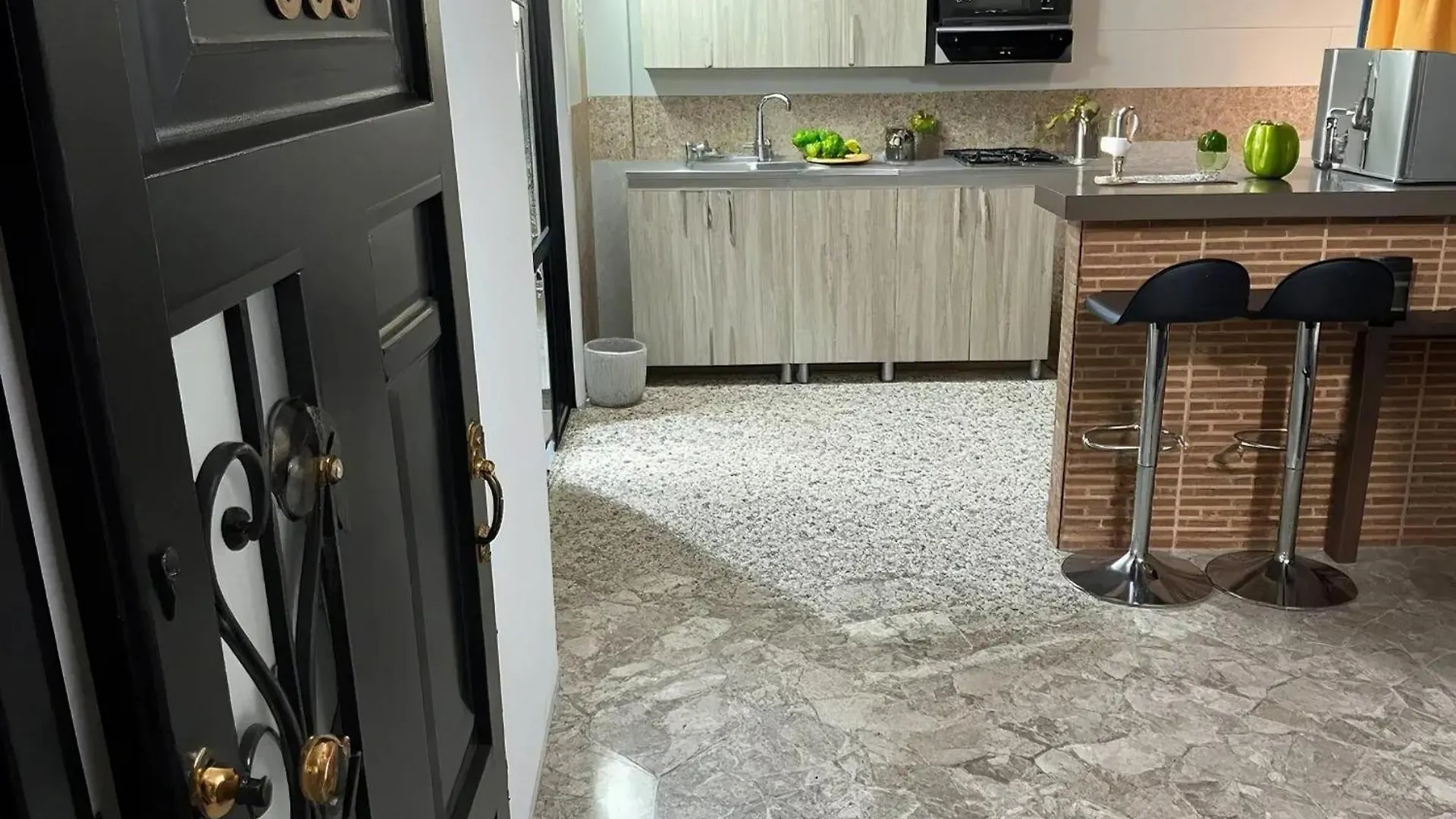 מדיין Aparta Suite Torre De Prado 303 0*,